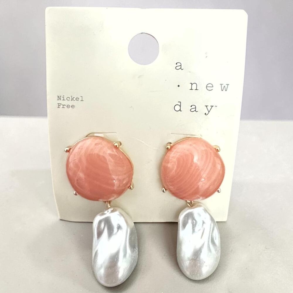 A new day earrings hanging pearls pink stud